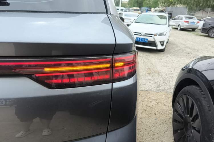 Used BYD Song Pro New Energy 2024 HONOR Edition DM-i 71KM Navigation Model Exterior 3