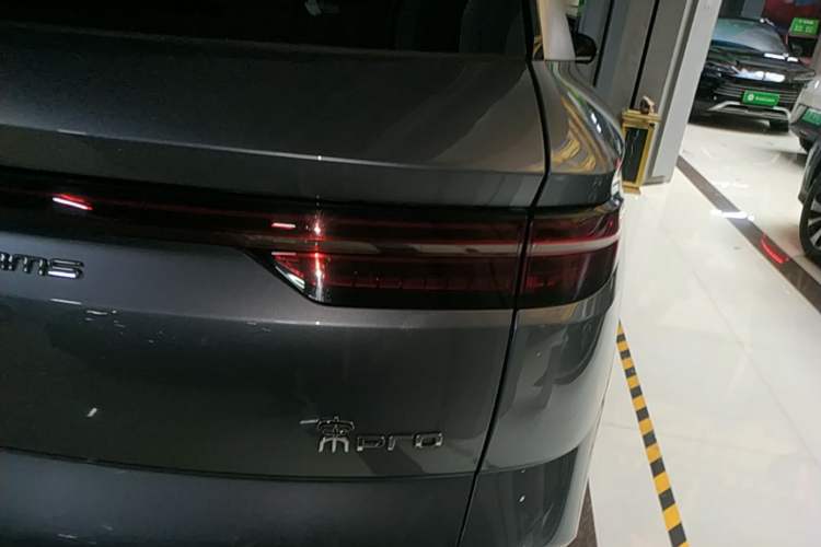 Used BYD Song Pro New Energy 2024 HONOR Edition DM-i 110KM Excellence Model Exterior 3