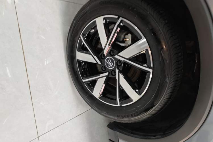 Used BYD Song Pro New Energy 2024 HONOR Edition DM-i 71KM Navigation Model Exterior 4