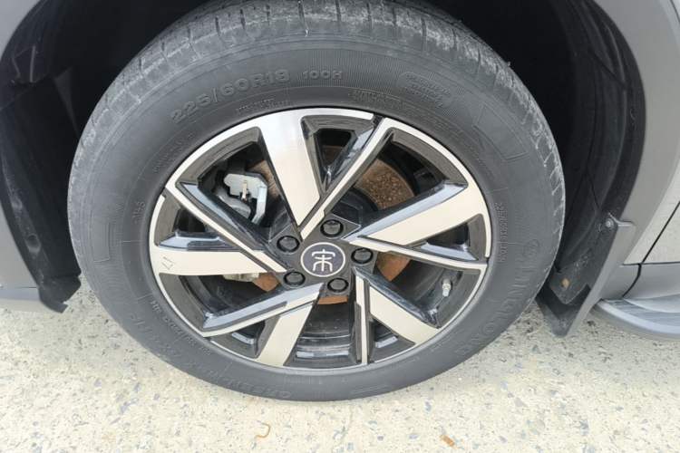 Used BYD Song Pro New Energy 2024 HONOR Edition DM-i 71KM Navigation Model Exterior 4
