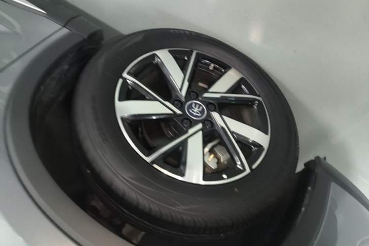 Used BYD Song Pro New Energy 2024 HONOR Edition DM-i 71KM Navigation Model Exterior 4