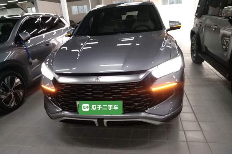 Used BYD Song Pro New Energy 2024 HONOR Edition DM-i 71KM Navigation Model Front