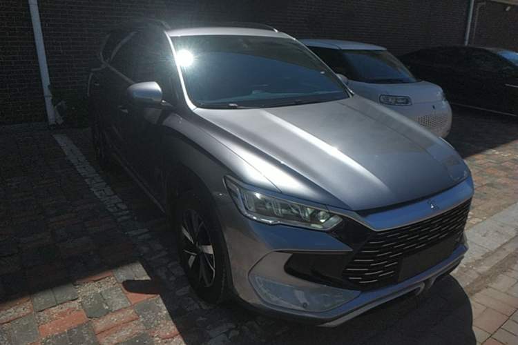 Used BYD Song Pro New Energy 2024 HONOR Edition DM-i 71KM Navigation Model Front Right 45 Deg