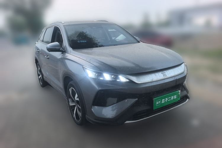 Used BYD Song Pro New Energy 2024 HONOR Edition DM-i 110KM Excellence Model Front Right 45 Deg