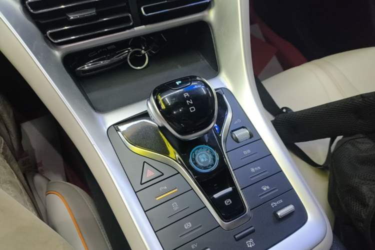 Used BYD Song Pro New Energy 2024 HONOR Edition DM-i 71KM Leading Model Gear Lever