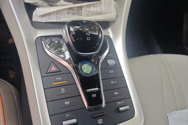 Used BYD Song Pro New Energy 2024 HONOR Edition DM-i 110KM Beyond Model Gear Lever