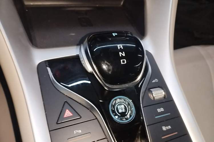 Used BYD Song Pro New Energy 2024 HONOR Edition DM-i 110KM Excellence Model Gear Lever