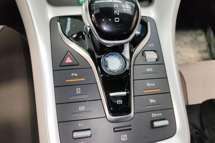 Used BYD Song Pro New Energy 2024 HONOR Edition DM-i 110KM Beyond Model Gear Lever