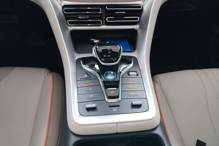 Used BYD Song Pro New Energy 2024 HONOR Edition DM-i 110KM Beyond Model Gear Lever