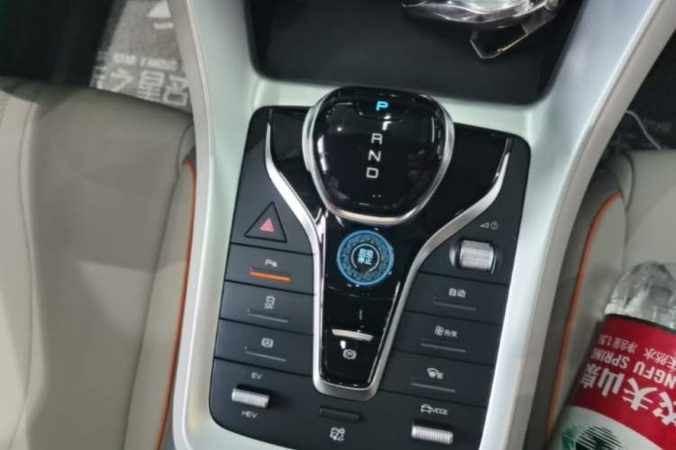 Used BYD Song Pro New Energy 2024 HONOR Edition DM-i 71KM Navigation Model Gear Lever