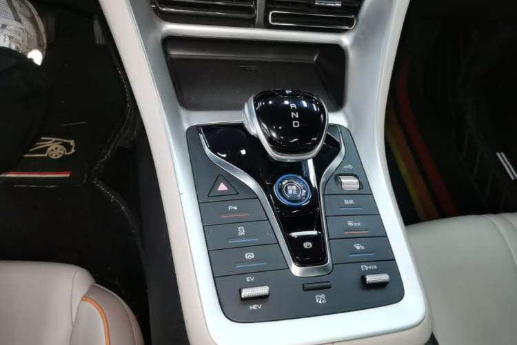 Used BYD Song Pro New Energy 2024 HONOR Edition DM-i 110KM Beyond Model Gear Lever