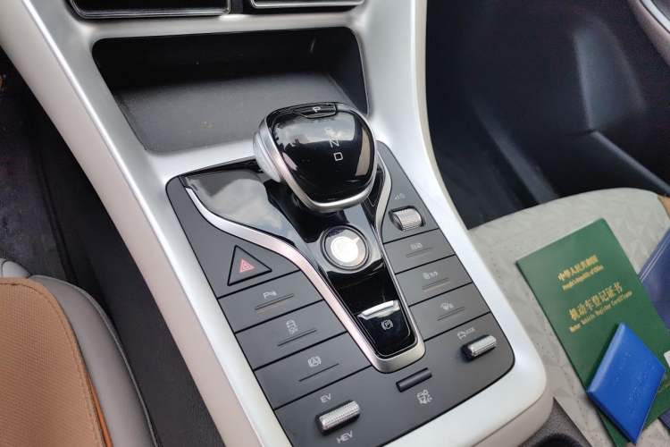 Used BYD Song Pro New Energy 2024 HONOR Edition DM-i 71KM Navigation Model Gear Lever