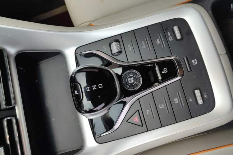 Used BYD Song Pro New Energy 2024 HONOR Edition DM-i 110KM Beyond Model Gear Lever