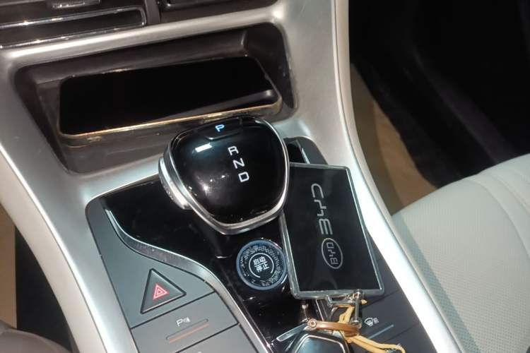 Used BYD Song Pro New Energy 2024 HONOR Edition DM-i 110KM Excellence Model Gear Lever