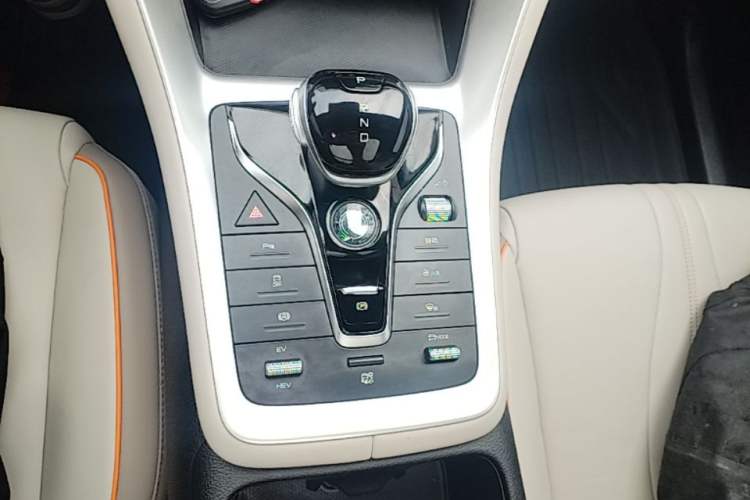Used BYD Song Pro New Energy 2024 HONOR Edition DM-i 110KM Beyond Model Gear Lever