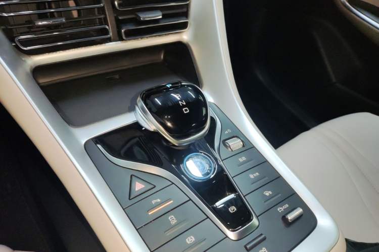 Used BYD Song Pro New Energy 2024 HONOR Edition DM-i 71KM Leading Model Gear Lever