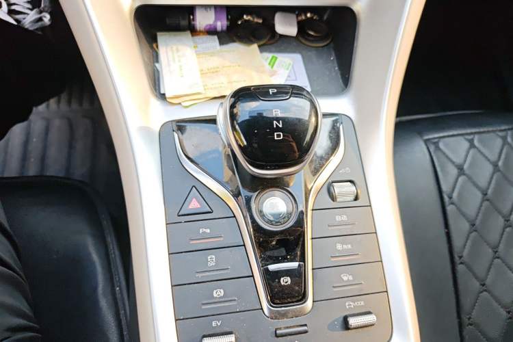 Used BYD Song Pro New Energy 2024 HONOR Edition DM-i 71KM Leading Model Gear Lever