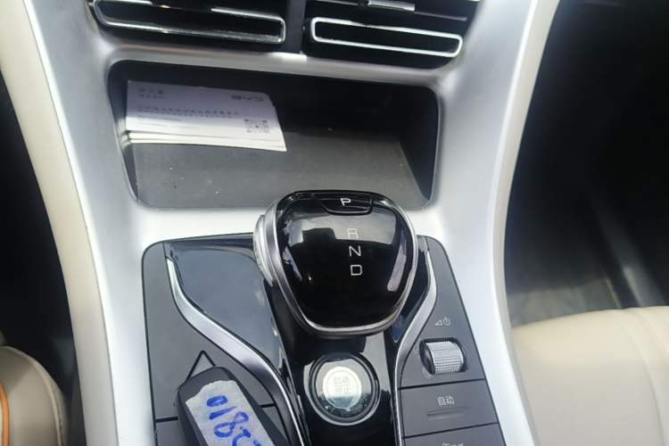 Used BYD Song Pro New Energy 2024 HONOR Edition DM-i 110KM Beyond Model Gear Lever