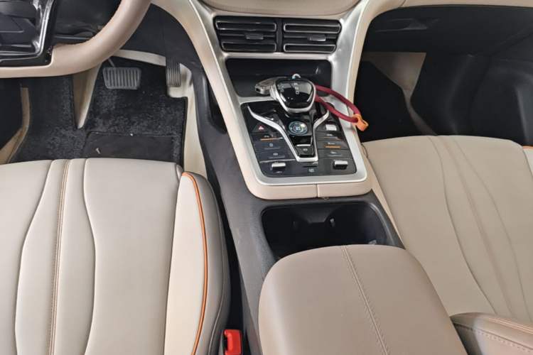 Used BYD Song Pro New Energy 2024 HONOR Edition DM-i 110KM Beyond Model Gear Lever
