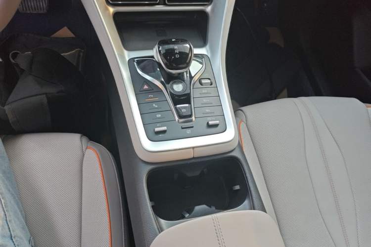 Used BYD Song Pro New Energy 2024 HONOR Edition DM-i 110KM Excellence Model Gear Lever