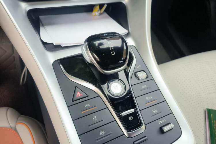 Used BYD Song Pro New Energy 2024 HONOR Edition DM-i 71KM Navigation Model Gear Lever