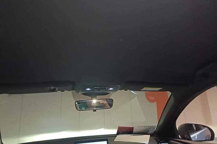 Used BYD Song Pro New Energy 2024 HONOR Edition DM-i 71KM Navigation Model Headliner