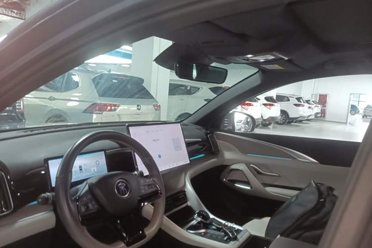 Used BYD Song Pro New Energy 2024 HONOR Edition DM-i 110KM Excellence Model Headliner