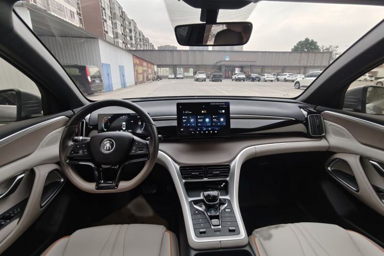 Used BYD Song Pro New Energy 2024 HONOR Edition DM-i 71KM Navigation Model Interior 1