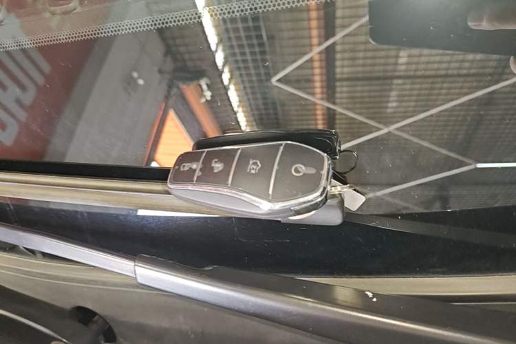 Used BYD Song Pro New Energy 2024 HONOR Edition DM-i 71KM Navigation Model Interior 1
