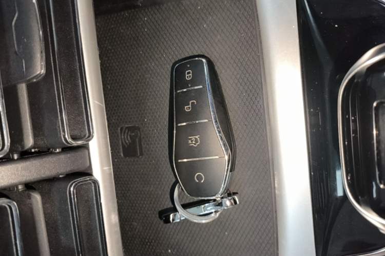 Used BYD Song Pro New Energy 2024 HONOR Edition DM-i 71KM Navigation Model Interior 1