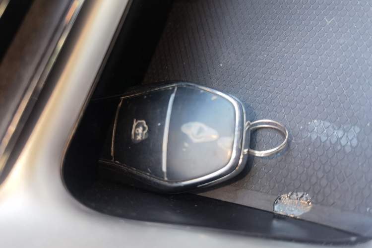 Used BYD Song Pro New Energy 2024 HONOR Edition DM-i 71KM Navigation Model Interior 1