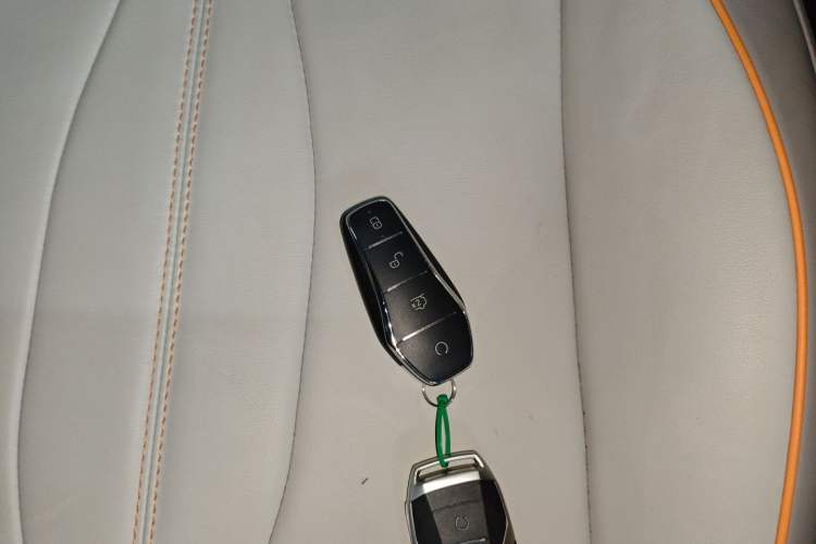 Used BYD Song Pro New Energy 2024 HONOR Edition DM-i 71KM Navigation Model Interior 1
