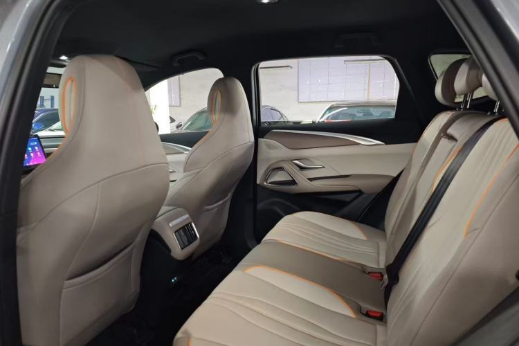 Used BYD Song Pro New Energy 2024 HONOR Edition DM-i 71KM Navigation Model Interior 2