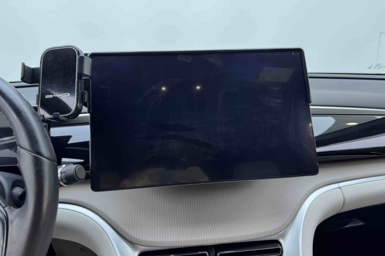 Used BYD Song Pro New Energy 2024 HONOR Edition DM-i 110KM Excellence Model Interior 3