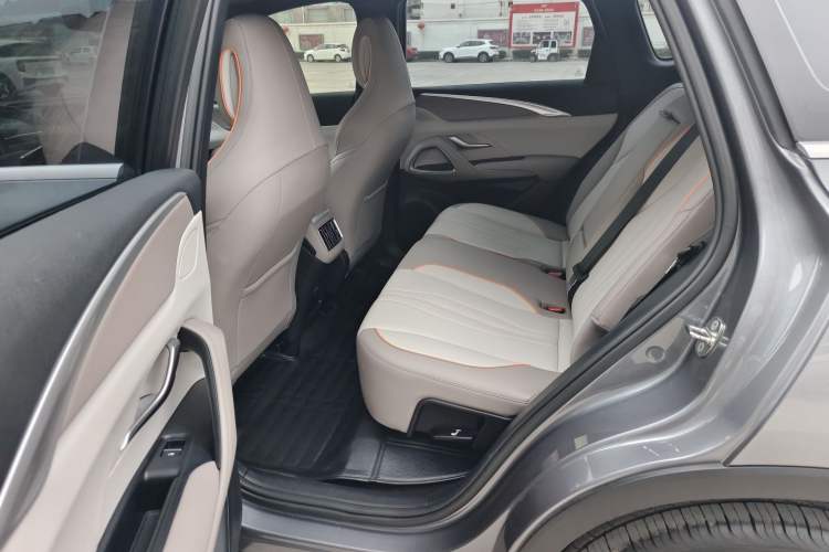 Used BYD Song Pro New Energy 2024 HONOR Edition DM-i 71KM Navigation Model Interior 3