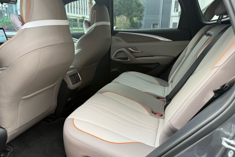 Used BYD Song Pro New Energy 2024 HONOR Edition DM-i 71KM Navigation Model Interior 3