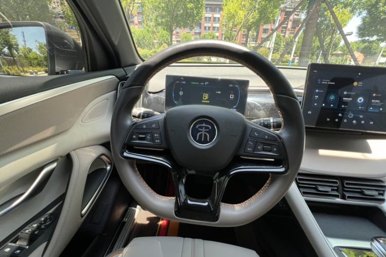 Used BYD Song Pro New Energy 2024 HONOR Edition DM-i 71KM Navigation Model Interior 4