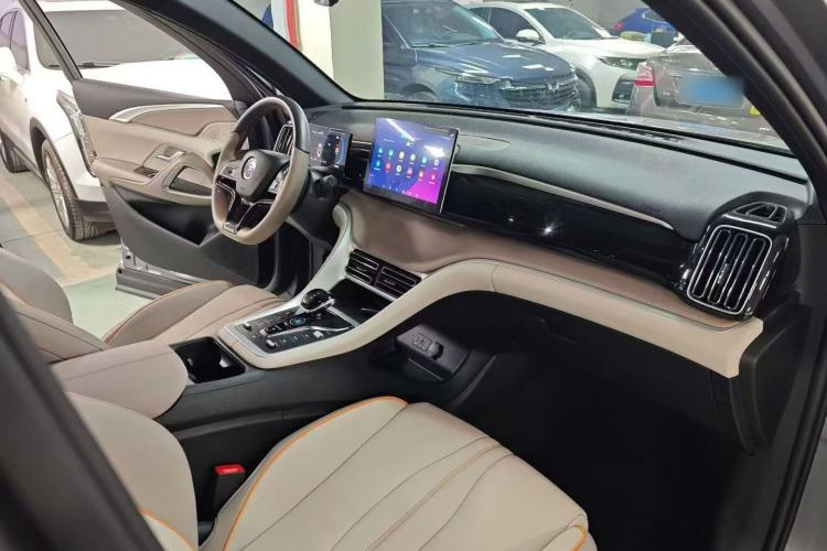 Used BYD Song Pro New Energy 2024 HONOR Edition DM-i 71KM Navigation Model Interior 4
