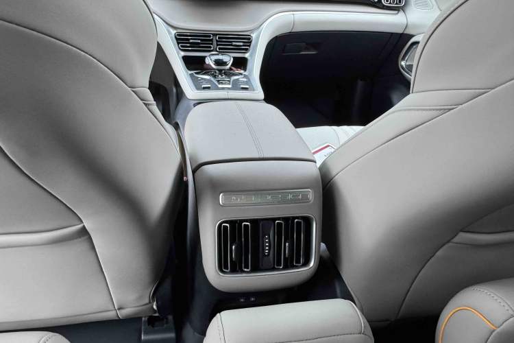 Used BYD Song Pro New Energy 2024 HONOR Edition DM-i 110KM Excellence Model Interior 5