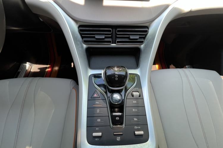 Used BYD Song Pro New Energy 2024 HONOR Edition DM-i 71KM Navigation Model Interior 6