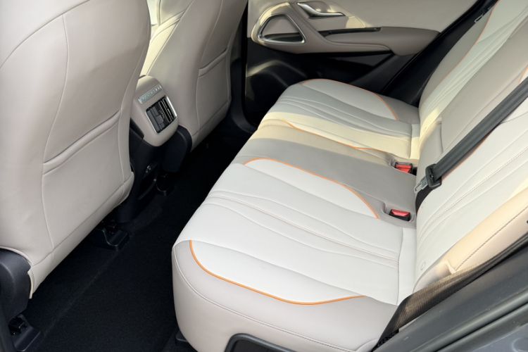 Used BYD Song Pro New Energy 2024 HONOR Edition DM-i 110KM Beyond Model Interior 7