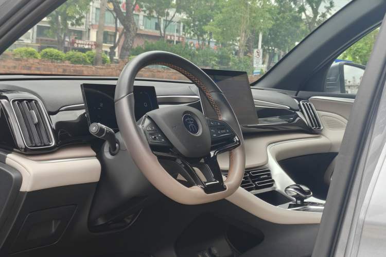 Used BYD Song Pro New Energy 2024 HONOR Edition DM-i 71KM Navigation Model Interior 7