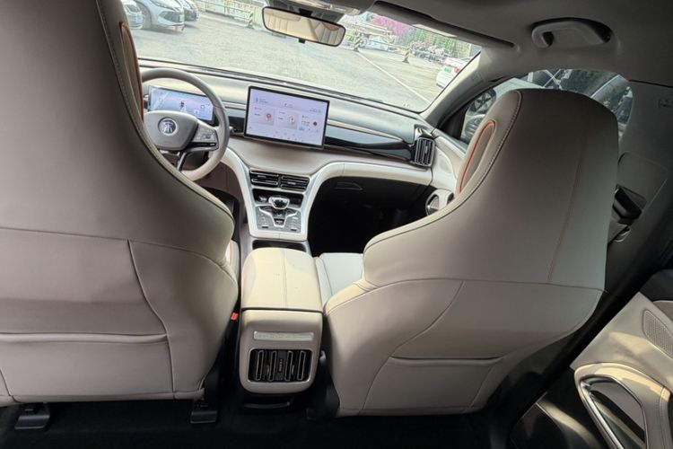 Used BYD Song Pro New Energy 2024 HONOR Edition DM-i 110KM Beyond Model Interior 8