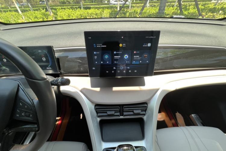 Used BYD Song Pro New Energy 2024 HONOR Edition DM-i 71KM Navigation Model Interior 9