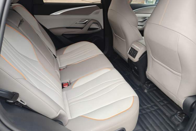 Used BYD Song Pro New Energy 2024 HONOR Edition DM-i 71KM Navigation Model Interior 9