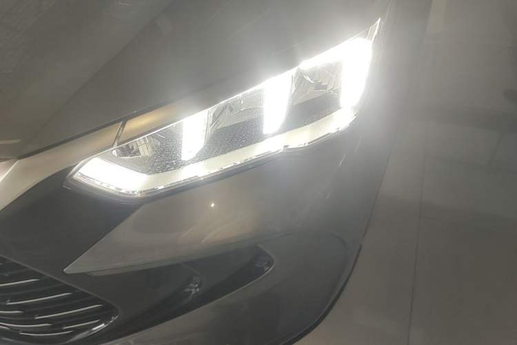Used BYD Song Pro New Energy 2024 HONOR Edition DM-i 71KM Navigation Model Left Front Headlight