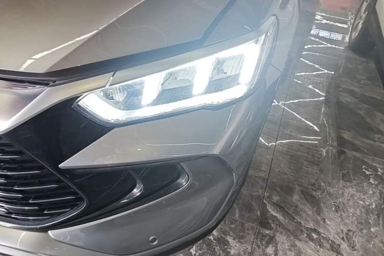 Used BYD Song Pro New Energy 2024 HONOR Edition DM-i 71KM Navigation Model Left Front Headlight