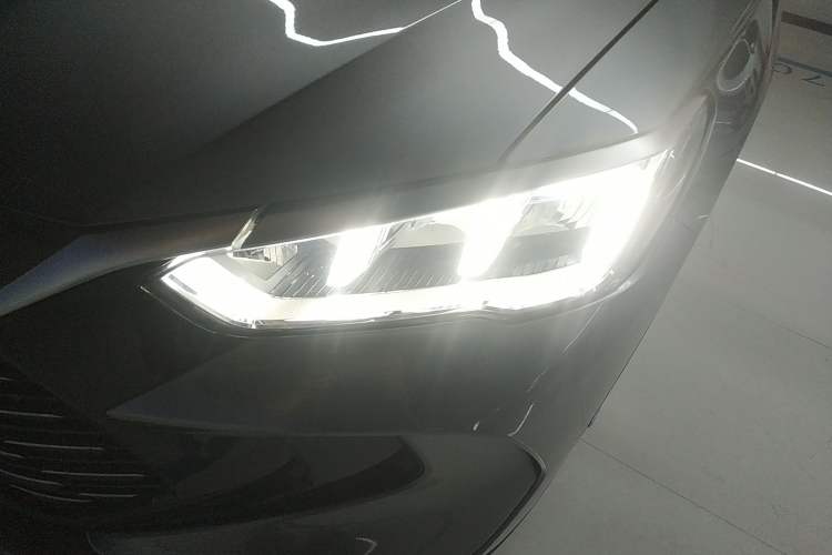 Used BYD Song Pro New Energy 2024 HONOR Edition DM-i 110KM Excellence Model Left Front Headlight
