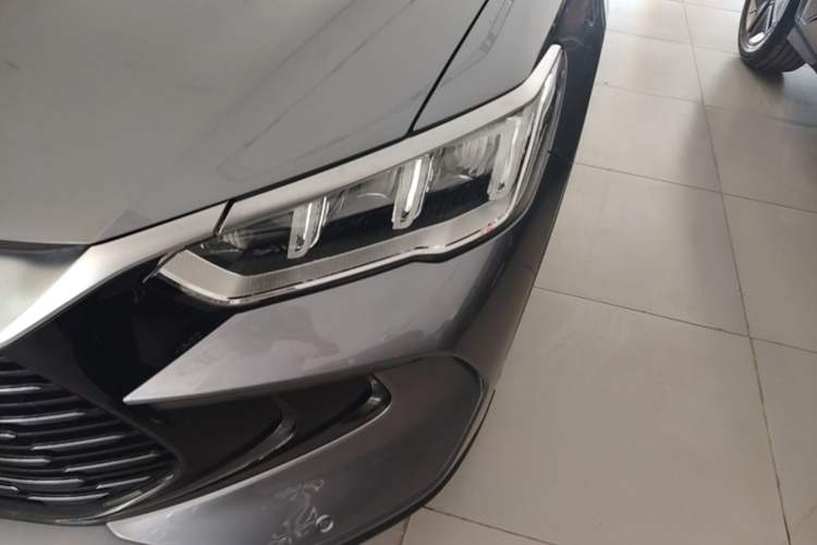 Used BYD Song Pro New Energy 2024 HONOR Edition DM-i 71KM Navigation Model Left Front Headlight