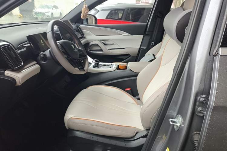 Used BYD Song Pro New Energy 2024 HONOR Edition DM-i 71KM Beyond Model Left Front Seat